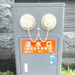 京都中川産業の連結送水管耐圧試験